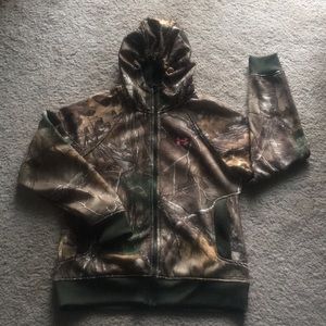 Camo, Under Armour semi fitted jacket, size M.